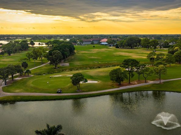 9 Old Fence Road, Palm Beach Gardens FL 33418