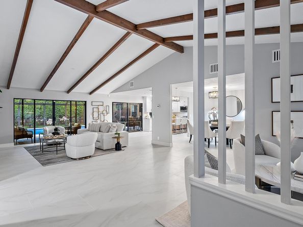 9 Old Fence Road, Palm Beach Gardens FL 33418