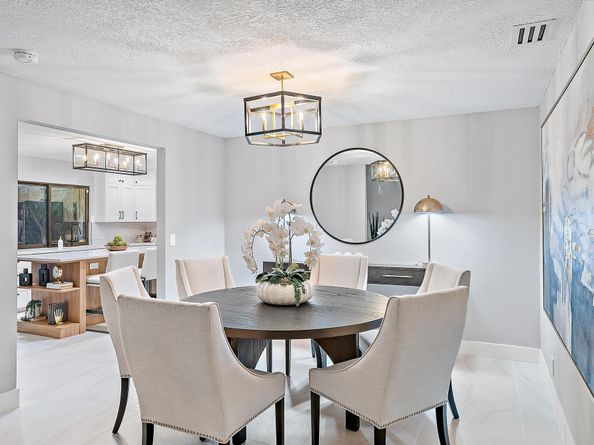 9 Old Fence Road, Palm Beach Gardens FL 33418