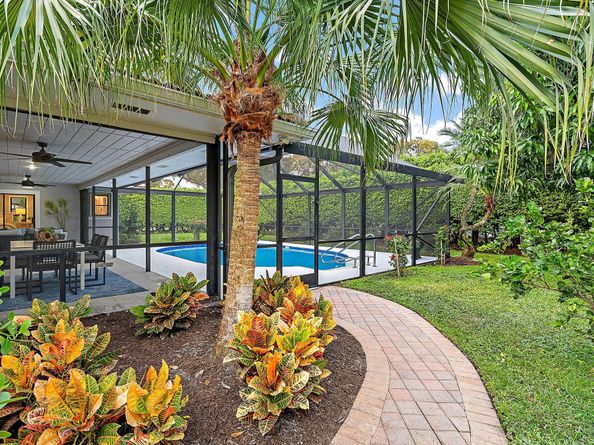 9 Old Fence Road, Palm Beach Gardens FL 33418