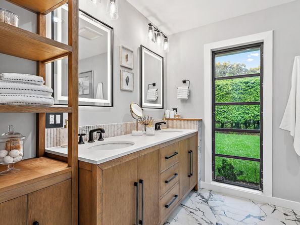 9 Old Fence Road, Palm Beach Gardens FL 33418