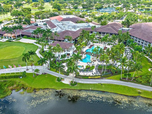 9 Old Fence Road, Palm Beach Gardens FL 33418