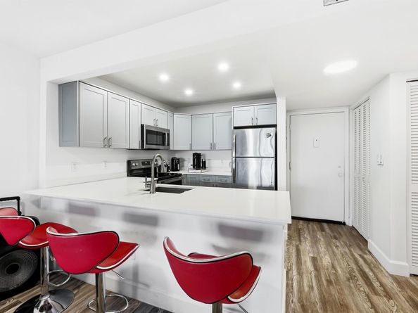 1502 S Lakeside Drive 116N, Lake Worth Beach FL 33460