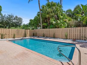 6682 NW 25th Way, Boca Raton FL 33496