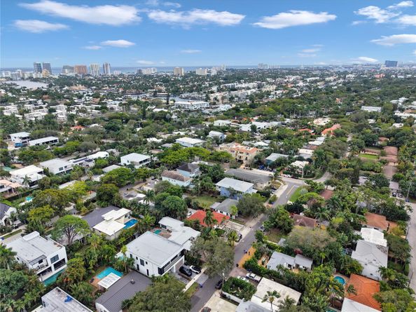 720 NE 17TH Te, Fort Lauderdale FL 33304