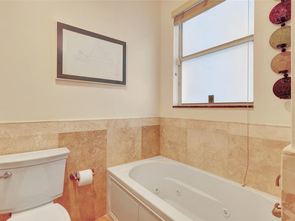 720 NE 17TH Te, Fort Lauderdale FL 33304