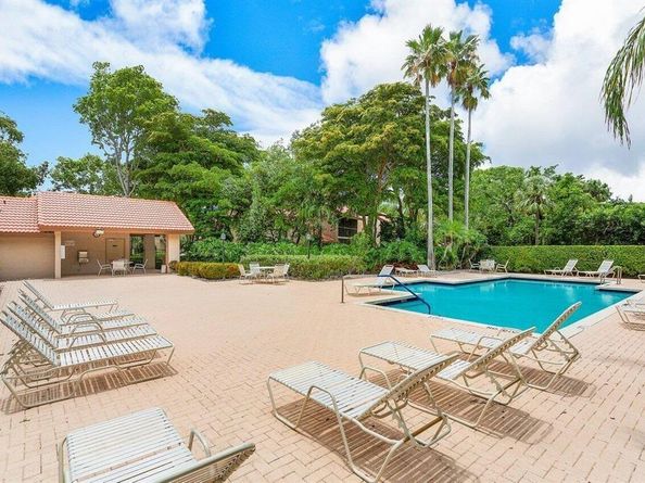 5560 Coach House Cir C, Boca Raton FL 33486