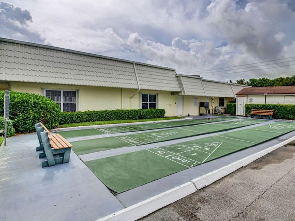 1411 SW 27th Avenue 201, Delray Beach FL 33445