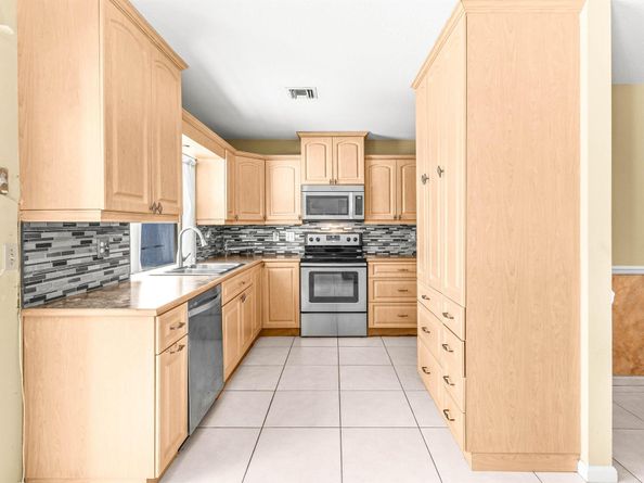 17294 Lake Park Road, Boca Raton FL 33487