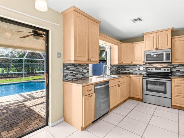 17294 Lake Park Road, Boca Raton FL 33487