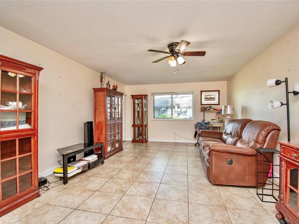 381 Ottawa Ct, Royal Palm Beach FL 33411