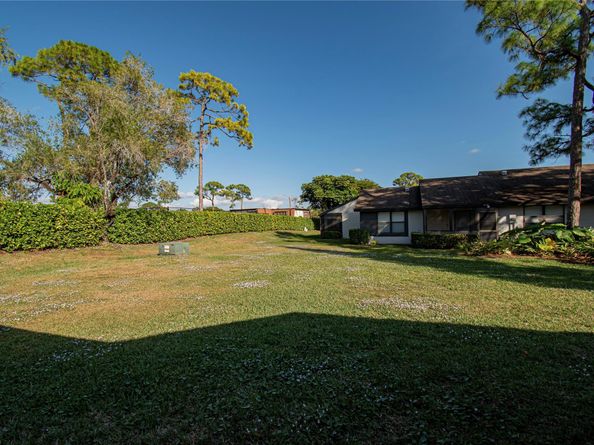 381 Ottawa Ct, Royal Palm Beach FL 33411