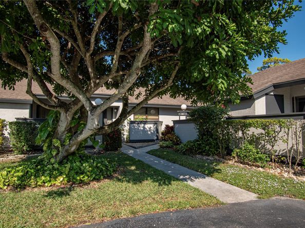 381 Ottawa Ct, Royal Palm Beach FL 33411