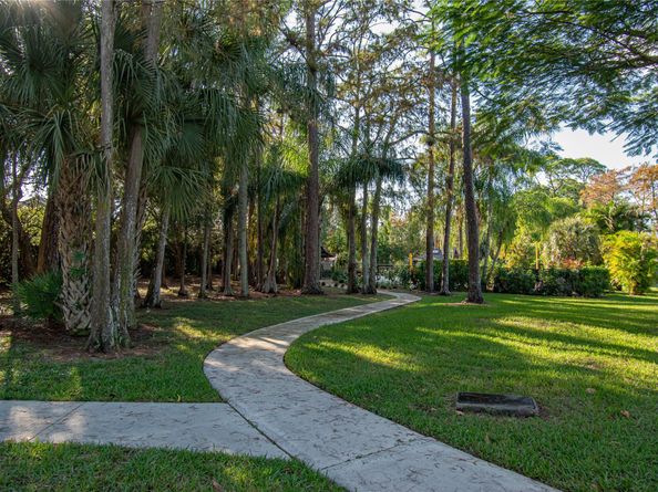 381 Ottawa Ct, Royal Palm Beach FL 33411