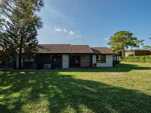 381 Ottawa Ct, Royal Palm Beach FL 33411