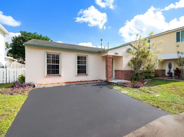 14106 Langley Pl, Davie FL 33325