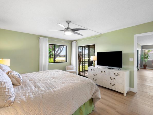 5533 Fairway Park Drive 204, Boynton Beach FL 33437