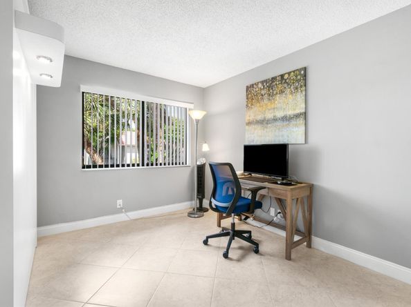 5533 Fairway Park Drive 204, Boynton Beach FL 33437