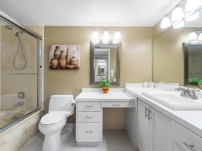 5533 Fairway Park Drive 204, Boynton Beach FL 33437