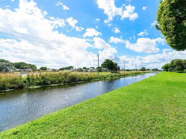 5533 Fairway Park Drive 204, Boynton Beach FL 33437