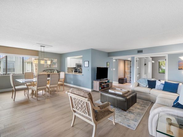 5533 Fairway Park Drive 204, Boynton Beach FL 33437