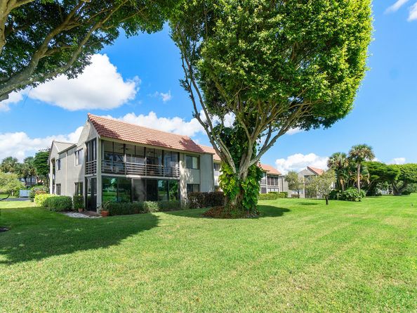 5533 Fairway Park Drive 204, Boynton Beach FL 33437
