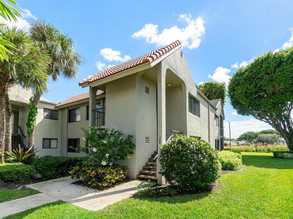 5533 Fairway Park Drive 204, Boynton Beach FL 33437