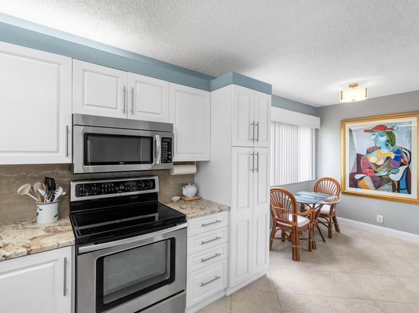 5533 Fairway Park Drive 204, Boynton Beach FL 33437