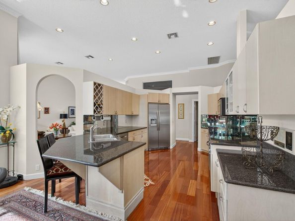 42 Cayman Place, Palm Beach Gardens FL 33418