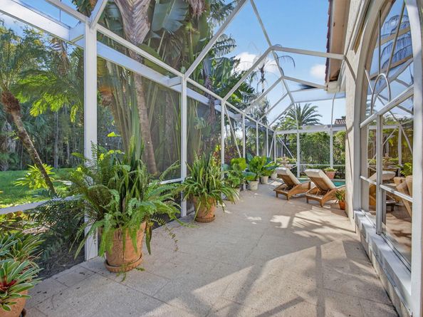 42 Cayman Place, Palm Beach Gardens FL 33418