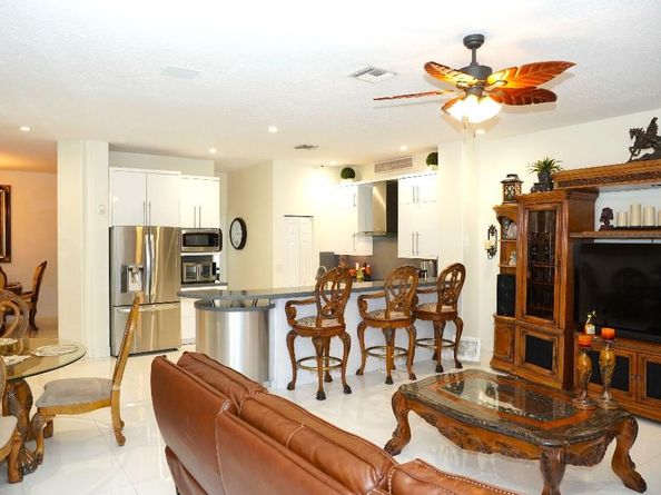 16352 SW 14th St, Pembroke Pines FL 33027