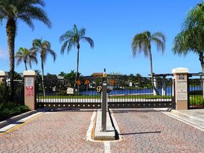 16352 SW 14th St, Pembroke Pines FL 33027