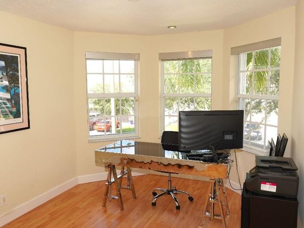 16352 SW 14th St, Pembroke Pines FL 33027