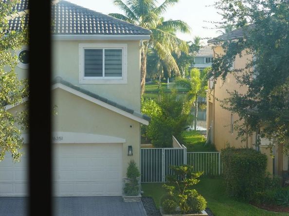 16352 SW 14th St, Pembroke Pines FL 33027