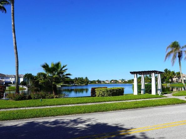 16352 SW 14th St, Pembroke Pines FL 33027