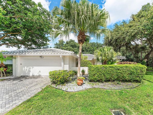 30 Hampshire Lane, Boynton Beach FL 33436