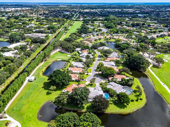 30 Hampshire Lane, Boynton Beach FL 33436