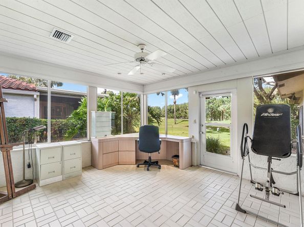 30 Hampshire Lane, Boynton Beach FL 33436