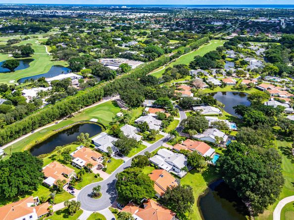 30 Hampshire Lane, Boynton Beach FL 33436