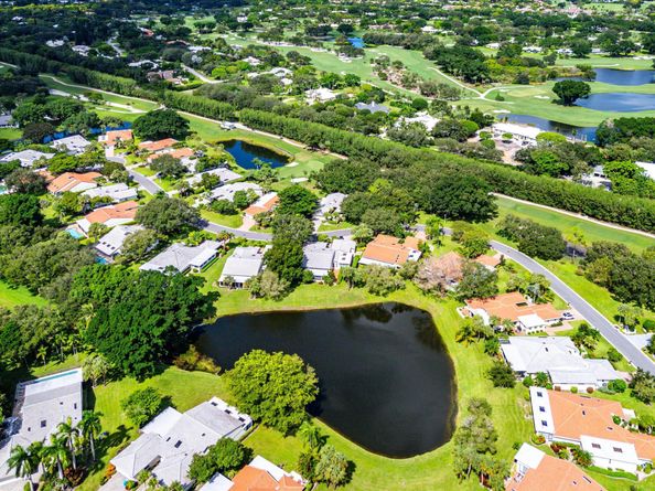 30 Hampshire Lane, Boynton Beach FL 33436