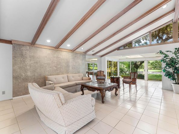30 Hampshire Lane, Boynton Beach FL 33436