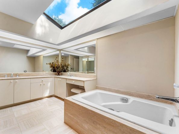 30 Hampshire Lane, Boynton Beach FL 33436