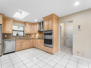 30 Hampshire Lane, Boynton Beach FL 33436