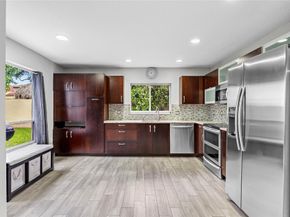 7665 NW 61st Ter, Parkland FL 33067