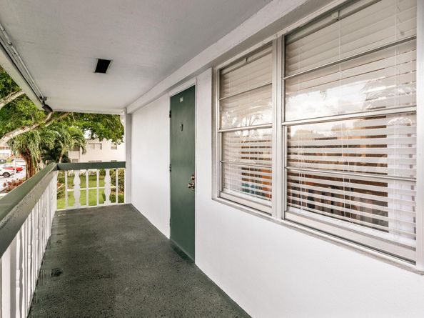 184 Oakridge L 184, Deerfield Beach FL 33442