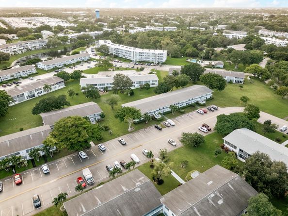 184 Oakridge L 184, Deerfield Beach FL 33442