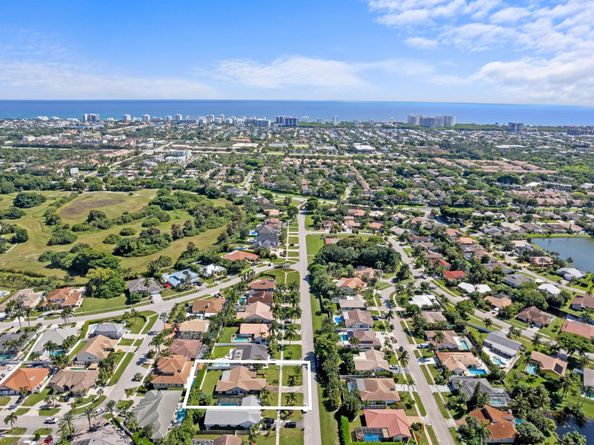 401 S Country Club Boulevard, Boca Raton FL 33487
