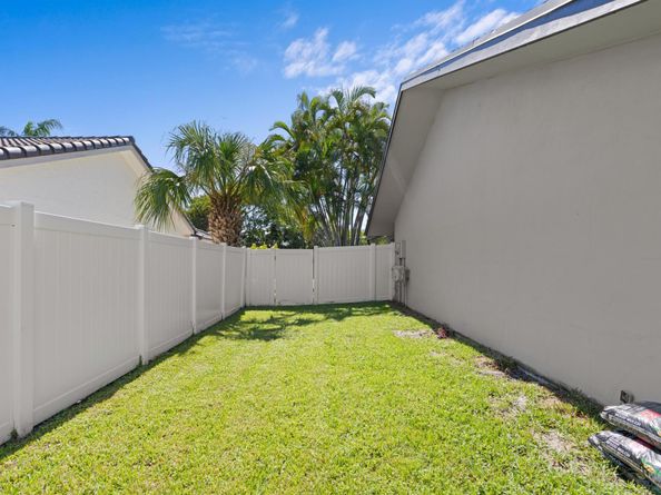 401 S Country Club Boulevard, Boca Raton FL 33487