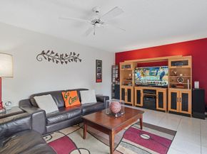 2512 Camelot Ct, Cooper City FL 33026