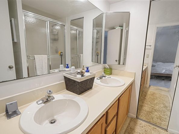 2512 Camelot Ct, Cooper City FL 33026